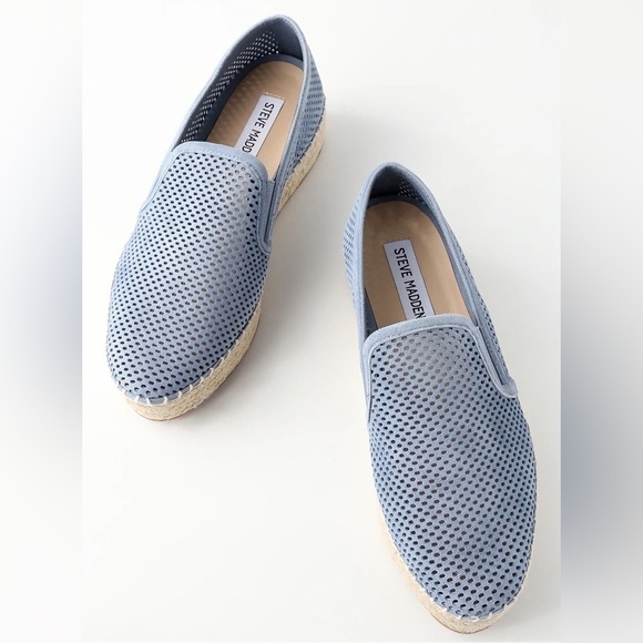 Steve Madden Wright Leather Perforated Slip-On Espadrille Sneakers in Blue Sz 9 - Picture 2 of 10